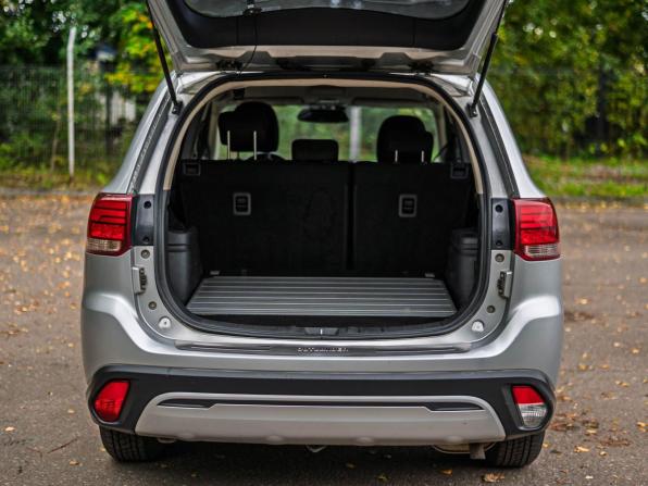 Mitsubishi Outlander III Рестайлинг 2 с пробегом 2018 года, цена 1 250 000 рублей, 328300 км, внедорожник, Автокод Объявления