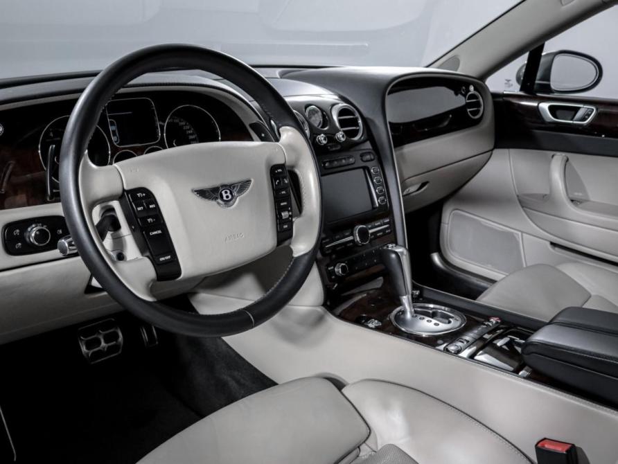 Bentley Continental Flying Spur Москва  - изображение 14