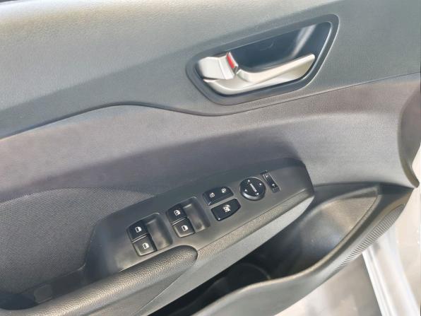 Hyundai Solaris II Рестайлинг с пробегом 2021 года, цена 1 399 000 рублей, 163000 км, седан, Автокод Объявления