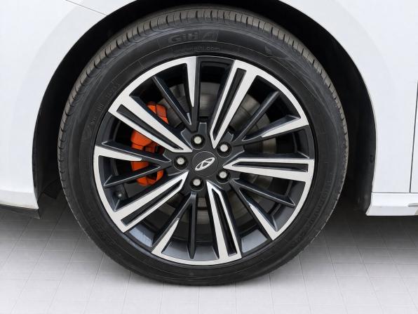 Chery Arrizo 8 с пробегом 2023 года, цена 1 915 000 рублей, 46657 км, седан, Автокод Объявления