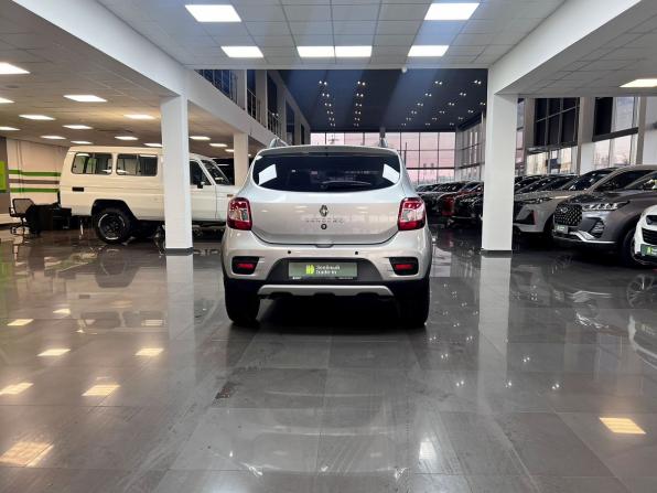 Renault Sandero II Рестайлинг с пробегом 2021 года, цена 1 270 000 рублей, 117247 км, хэтчбек, Автокод Объявления