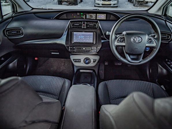 Toyota Prius IV (XW50) с пробегом 2017 года, цена 1 499 000 рублей, 185000 км, лифтбек, Автокод Объявления