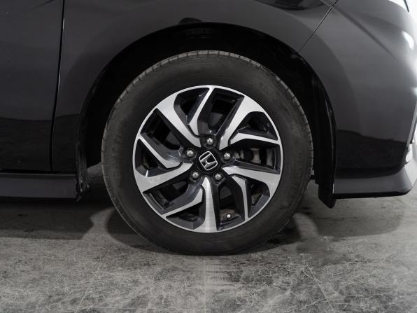 Honda Stepwgn V Рестайлинг с пробегом 2017 года, цена 2 230 000 рублей, 79007 км, минивэн, Автокод Объявления