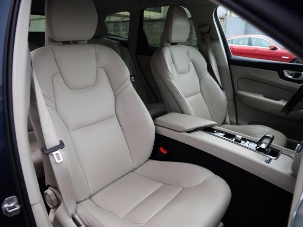 Volvo XC60 II Рестайлинг с пробегом 2021 года, цена 4 399 000 рублей, 101000 км, внедорожник, Автокод Объявления