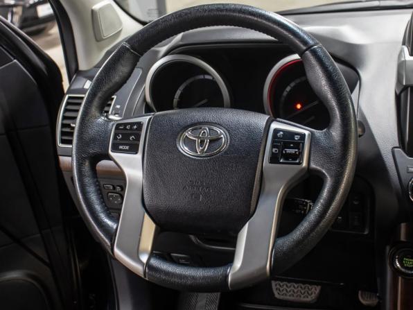 Toyota Land Cruiser Prado 150 Series Рестайлинг 1 с пробегом 2017 года, цена 4 198 000 рублей, 166369 км, внедорожник, Автокод Объявления