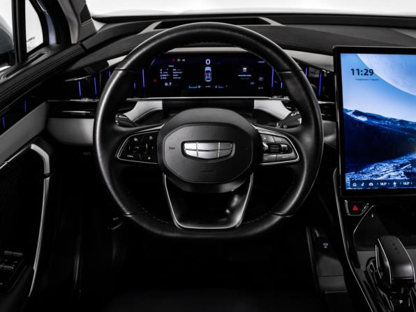 Geely Atlas II с пробегом 2023 года, цена 2 989 000 рублей, 28677 км, внедорожник, Автокод Объявления
