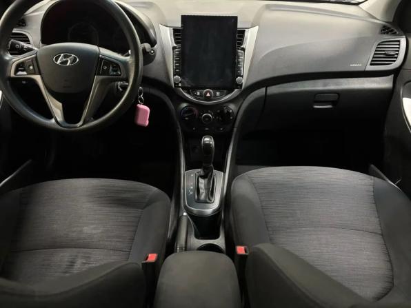 Hyundai Solaris I Рестайлинг с пробегом 2015 года, цена 1 077 000 рублей, 101000 км, седан, Автокод Объявления