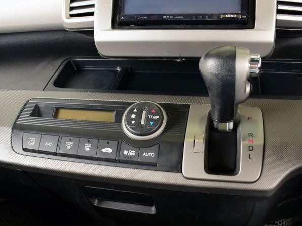 Honda Freed I Рестайлинг с пробегом 2012 года, цена 1 099 995 рублей, 146793 км, компактвэн, Автокод Объявления
