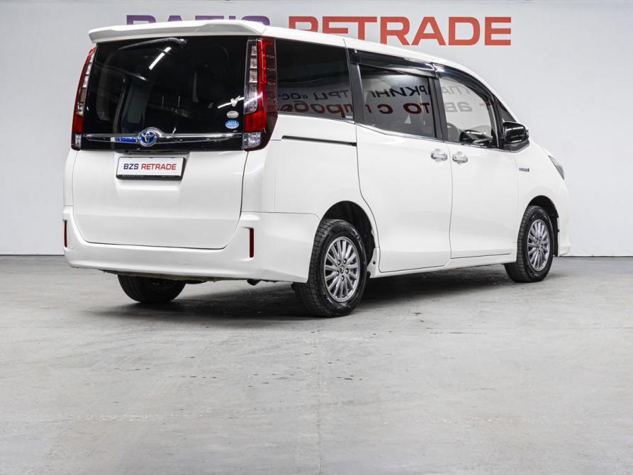 Toyota Esquire I Тюмень  - изображение 6