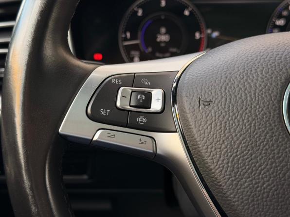 Volkswagen Touareg III с пробегом 2018 года, цена 4 930 000 рублей, 119000 км, внедорожник, Автокод Объявления