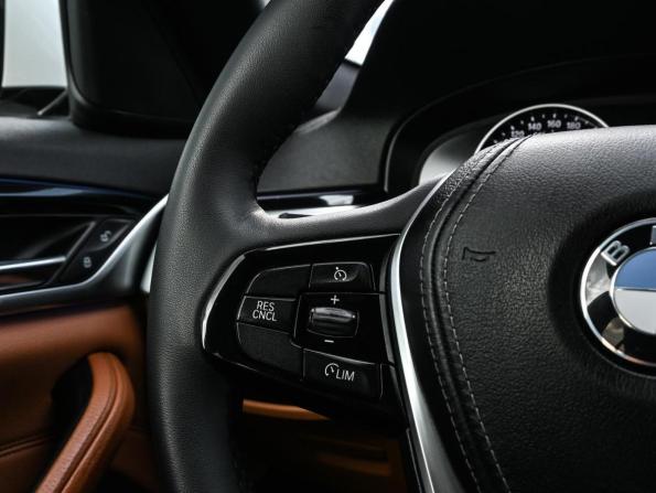 BMW 5 серии VII (G30/G31/G38) с пробегом 2017 года, цена 2 599 000 рублей, 118008 км, седан, Автокод Объявления