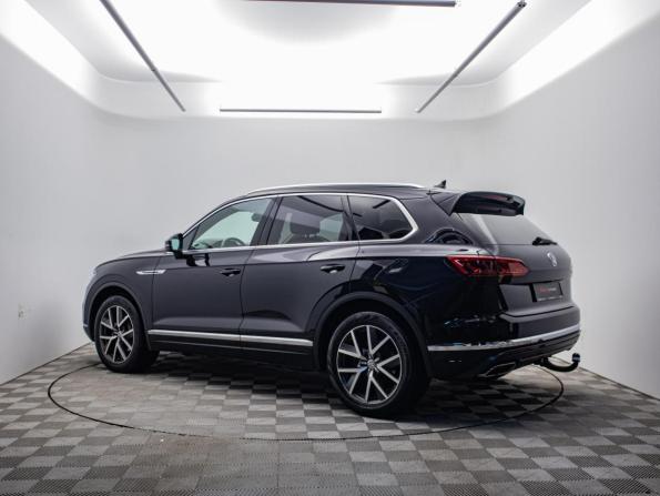Volkswagen Touareg III с пробегом 2019 года, цена 5 295 000 рублей, 130397 км, внедорожник, Автокод Объявления
