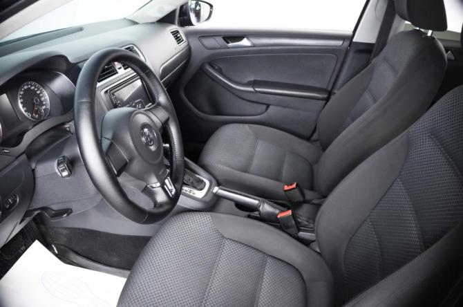Volkswagen Jetta VI с пробегом 2014 года, цена 919 000 рублей, 240215 км, седан, Автокод Объявления