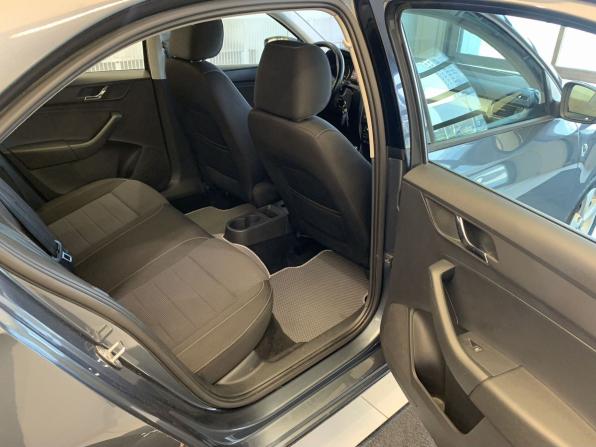 Skoda Rapid I с пробегом 2014 года, цена 939 000 рублей, 141782 км, лифтбек, Автокод Объявления