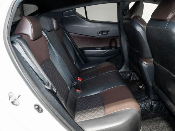 Toyota C-HR I с пробегом 2018 года, цена 1 980 000 рублей, 73562 км, внедорожник, Автокод Объявления