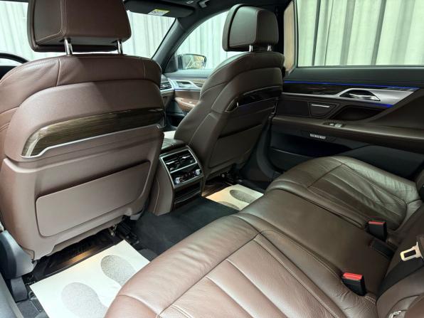 BMW 7 серии VI (G11/G12) с пробегом 2016 года, цена 2 919 000 рублей, 233000 км, седан, Автокод Объявления