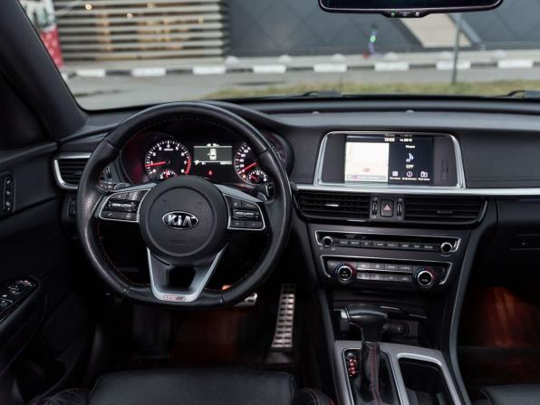 Kia Optima IV Рестайлинг с пробегом 2018 года, цена 2 043 700 рублей, 119156 км, седан, Автокод Объявления