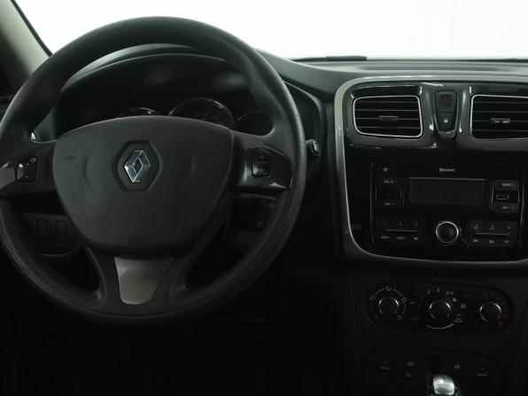 Renault Logan II с пробегом 2017 года, цена 779 000 рублей, 125000 км, седан, Автокод Объявления
