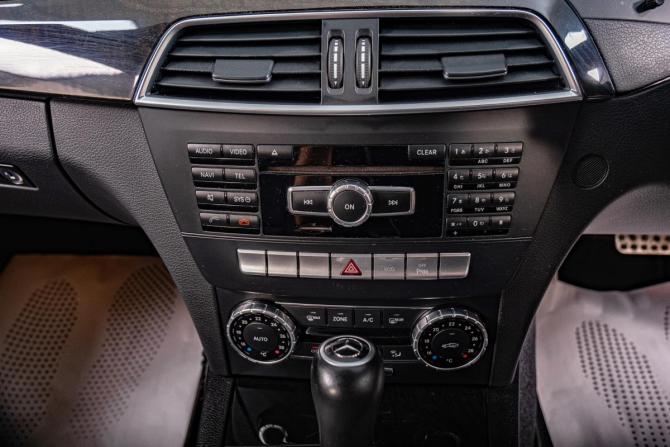 Mercedes-Benz C-Класс III (W204) Рестайлинг с пробегом 2013 года, цена 1 549 000 рублей, 76832 км, седан, Автокод Объявления