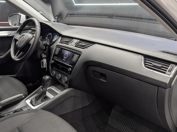 Skoda Octavia III (A7) Рестайлинг с пробегом 2019 года, цена 1 890 000 рублей, 66632 км, лифтбек, Автокод Объявления