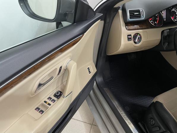 Volkswagen Passat CC I Рестайлинг с пробегом 2013 года, цена 1 175 000 рублей, 228188 км, седан, Автокод Объявления
