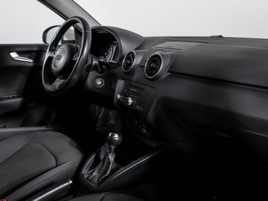 Audi A1 I (8X) Москва  - изображение 10