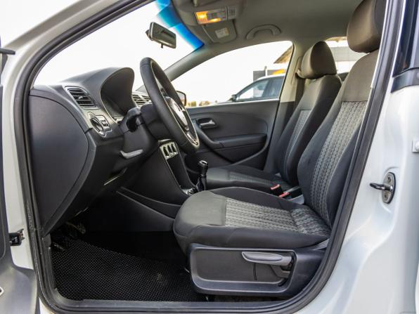 Volkswagen Polo V Рестайлинг с пробегом 2018 года, цена 798 000 рублей, 92294 км, седан, Автокод Объявления