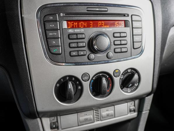 Ford Focus II Рестайлинг с пробегом 2011 года, цена 649 000 рублей, 294519 км, универсал, Автокод Объявления