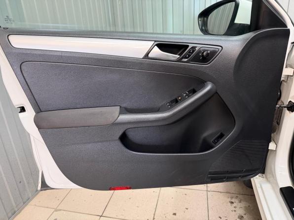 Volkswagen Jetta VI с пробегом 2012 года, цена 750 000 рублей, 182228 км, седан, Автокод Объявления