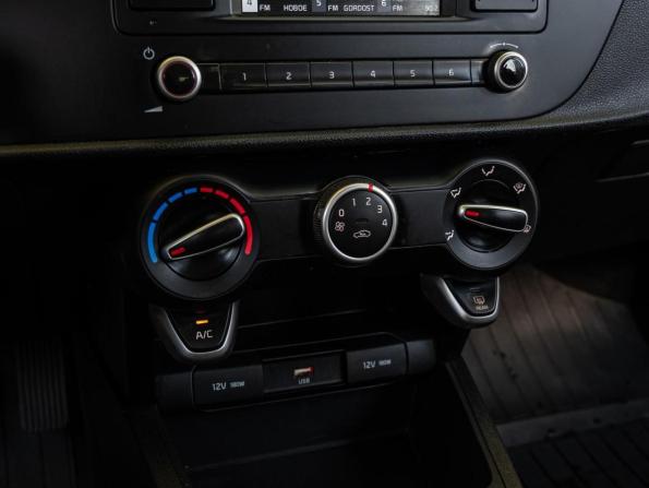 Kia Rio IV Рестайлинг с пробегом 2021 года, цена 1 525 000 рублей, 36953 км, хэтчбек, Автокод Объявления