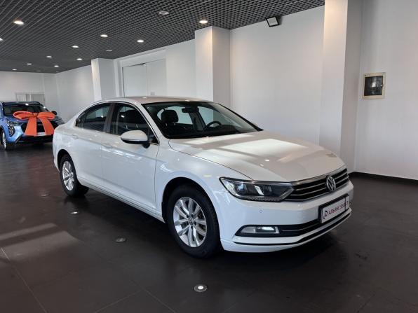 Volkswagen Passat B8 с пробегом 2018 года, цена 2 260 000 рублей, 110615 км, седан, Автокод Объявления