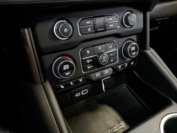 Chevrolet Tahoe V с пробегом 2023 года, цена 9 605 000 рублей, 47501 км, внедорожник, Автокод Объявления