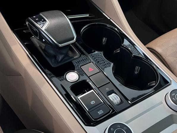 Volkswagen Touareg III с пробегом 2020 года, цена 5 199 000 рублей, 128256 км, внедорожник, Автокод Объявления