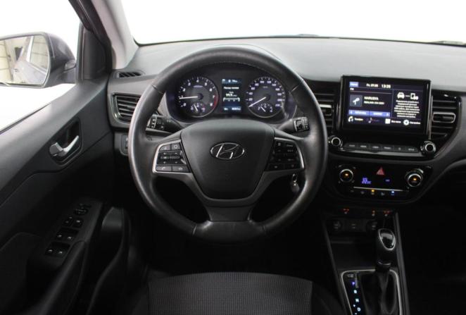 Hyundai Solaris II Рестайлинг с пробегом 2021 года, цена 1 635 000 рублей, 85051 км, седан, Автокод Объявления
