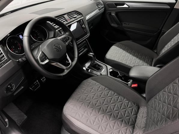 Volkswagen Tiguan II Рестайлинг с пробегом 2021 года, цена 3 747 000 рублей, 46639 км, внедорожник, Автокод Объявления