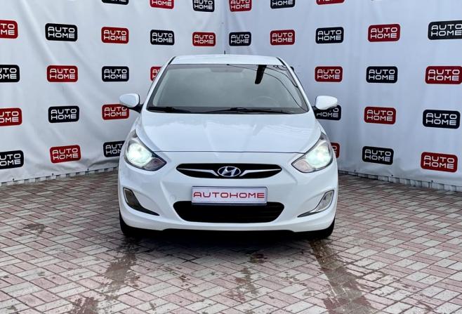 Hyundai Solaris I с пробегом 2012 года, цена 700 000 рублей, 229499 км, седан, Автокод Объявления