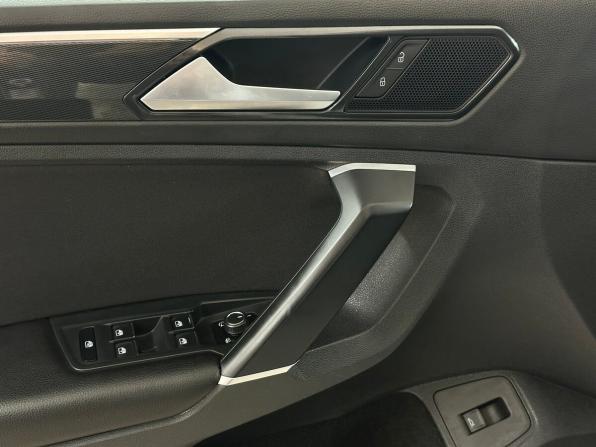 Volkswagen Tiguan II с пробегом 2017 года, цена 2 430 000 рублей, 99299 км, внедорожник, Автокод Объявления