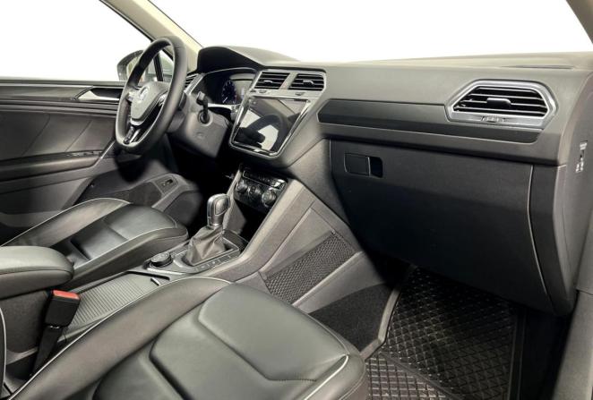 Volkswagen Tiguan II с пробегом 2018 года, цена 2 780 000 рублей, 113004 км, внедорожник, Автокод Объявления