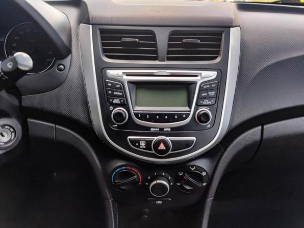 Hyundai Solaris I с пробегом 2012 года, цена 599 800 рублей, 145042 км, седан, Автокод Объявления