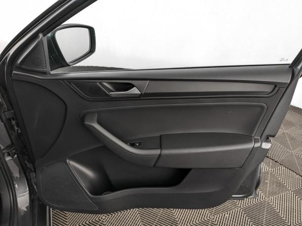 Volkswagen Polo VI с пробегом 2021 года, цена 1 710 000 рублей, 32920 км, лифтбек, Автокод Объявления
