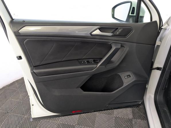 Volkswagen Tiguan II Рестайлинг с пробегом 2021 года, цена 3 635 000 рублей, 61133 км, внедорожник, Автокод Объявления