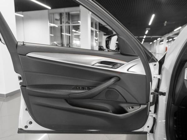 BMW 5 серии V (E60/E61) Рестайлинг с пробегом 2019 года, цена 4 400 000 рублей, 60280 км, седан, Автокод Объявления