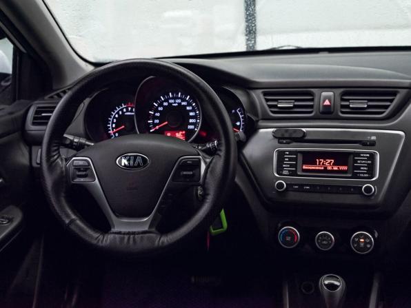 Kia Rio III Рестайлинг с пробегом 2017 года, цена 650 000 рублей, 261762 км, хэтчбек, Автокод Объявления