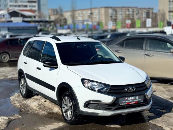 Lada (ВАЗ) Granta I Рестайлинг с пробегом 2023 года, цена 899 000 рублей, 61740 км, универсал, Автокод Объявления