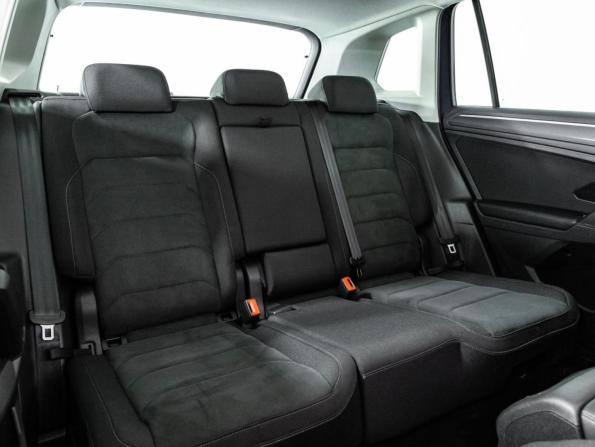 Volkswagen Tiguan II с пробегом 2018 года, цена 2 499 000 рублей, 122287 км, внедорожник, Автокод Объявления
