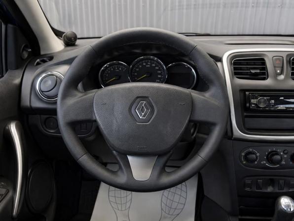 Renault Logan II с пробегом 2015 года, цена 647 000 рублей, 151229 км, седан, Автокод Объявления