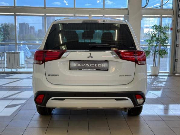 Mitsubishi Outlander III Рестайлинг 2 с пробегом 2018 года, цена 1 975 000 рублей, 97526 км, внедорожник, Автокод Объявления