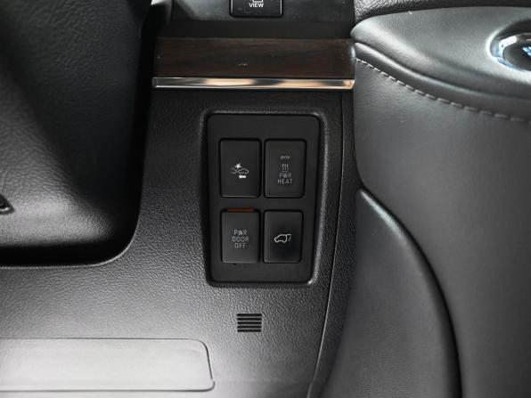 Toyota Land Cruiser 200 Series Рестайлинг 2 с пробегом 2021 года, цена 6 450 000 рублей, 216151 км, внедорожник, Автокод Объявления