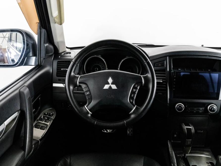 Mitsubishi Pajero IV Рестайлинг 1 Санкт-Петербург  - изображение 11