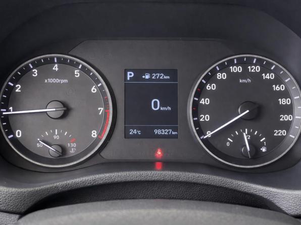 Hyundai Solaris II с пробегом 2017 года, цена 1 282 999 рублей, 98327 км, седан, Автокод Объявления